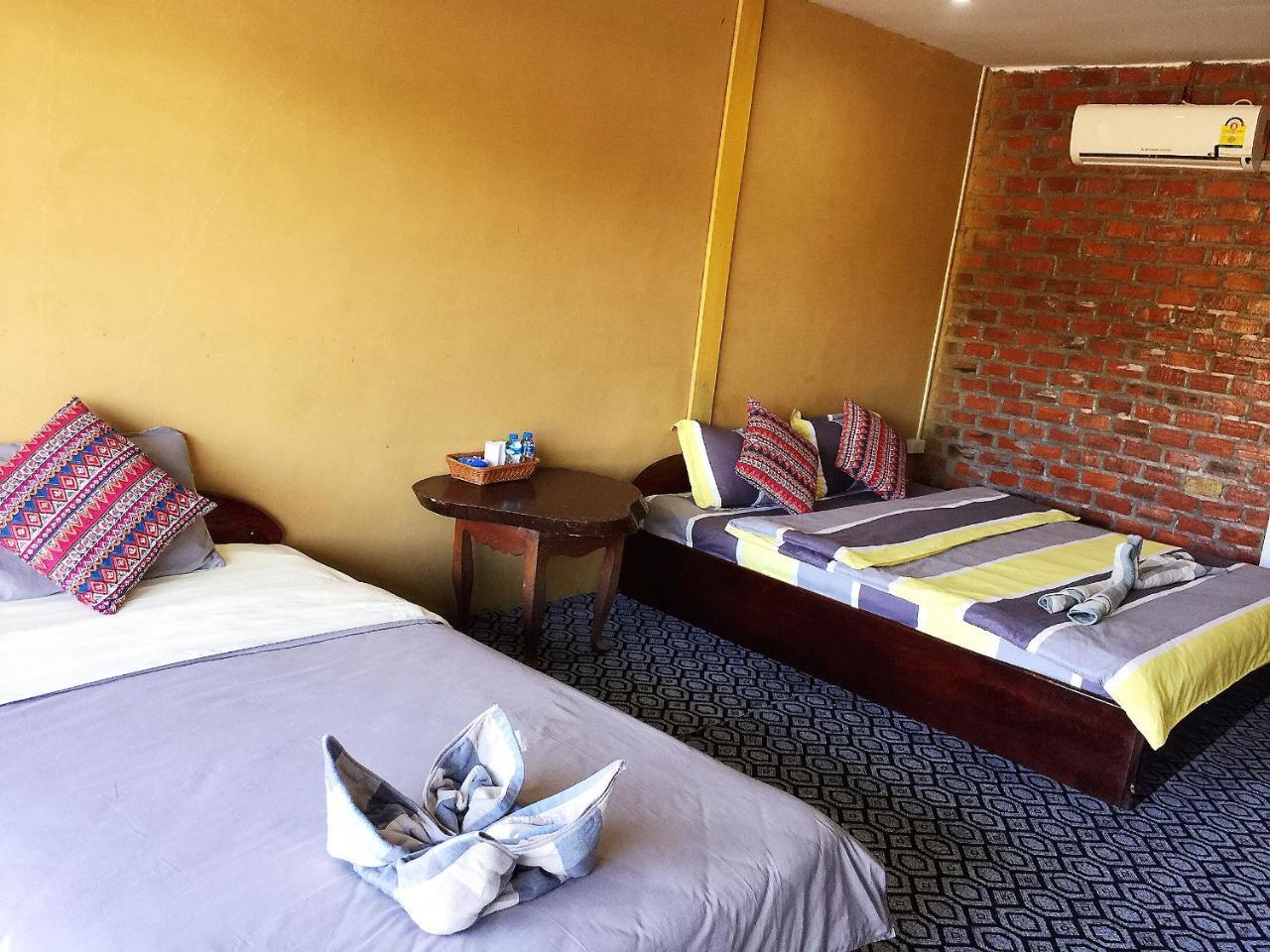 Mao Phasok Riverside Guesthouse Luang Prabang Ngoại thất bức ảnh