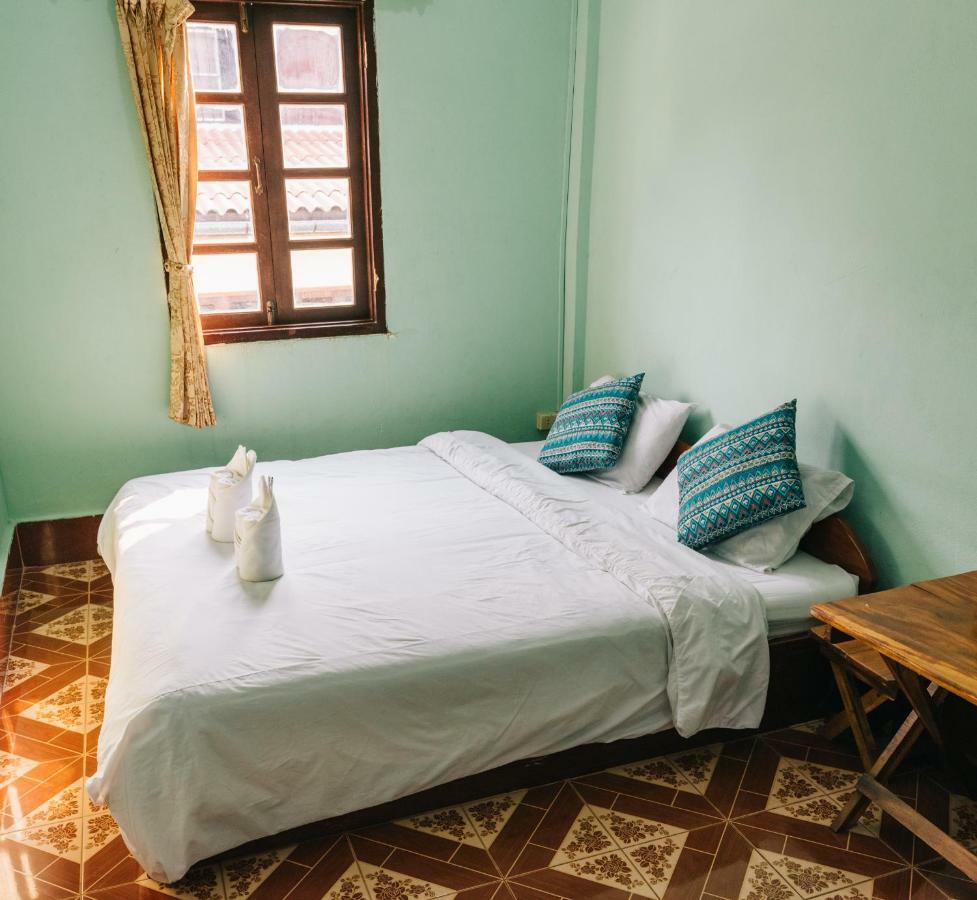 Mao Phasok Riverside Guesthouse Luang Prabang Ngoại thất bức ảnh